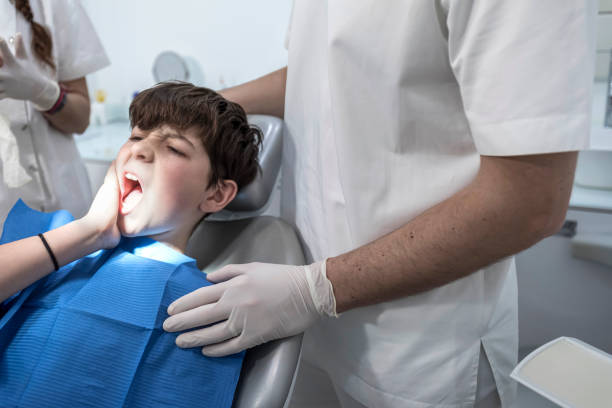 Best Dentist for Tooth Abscess  in Erie, KS